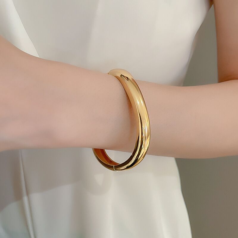 High-end simple bracelet