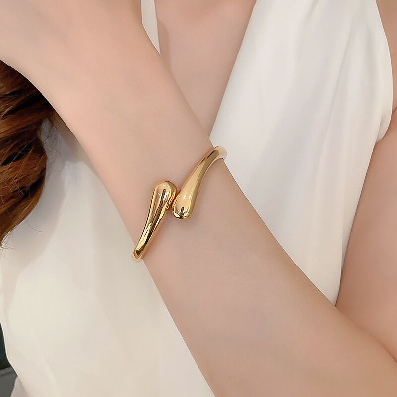 High-end simple bracelet