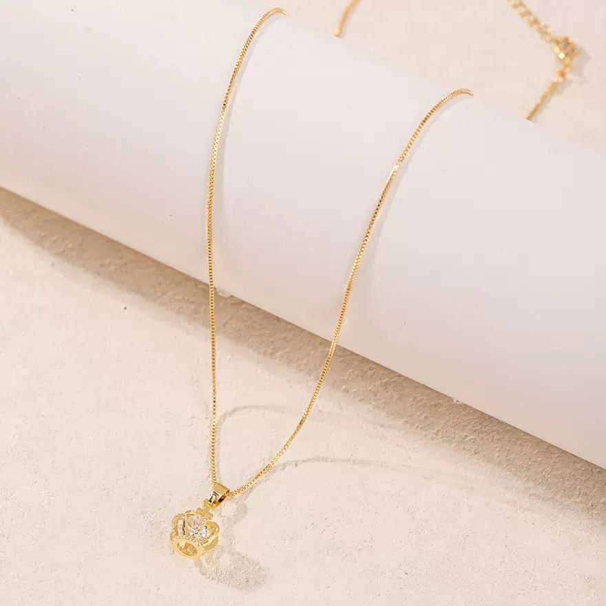14K Gold Crown Pendant Necklace