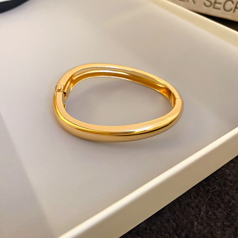 High-end simple bracelet