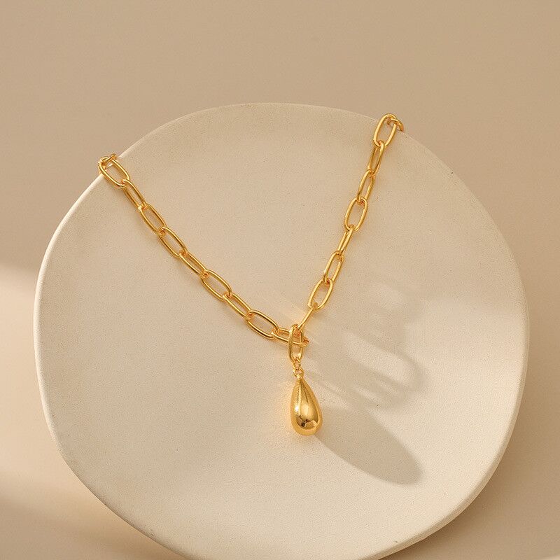 18K Gold Teardrop Paperclip Necklace